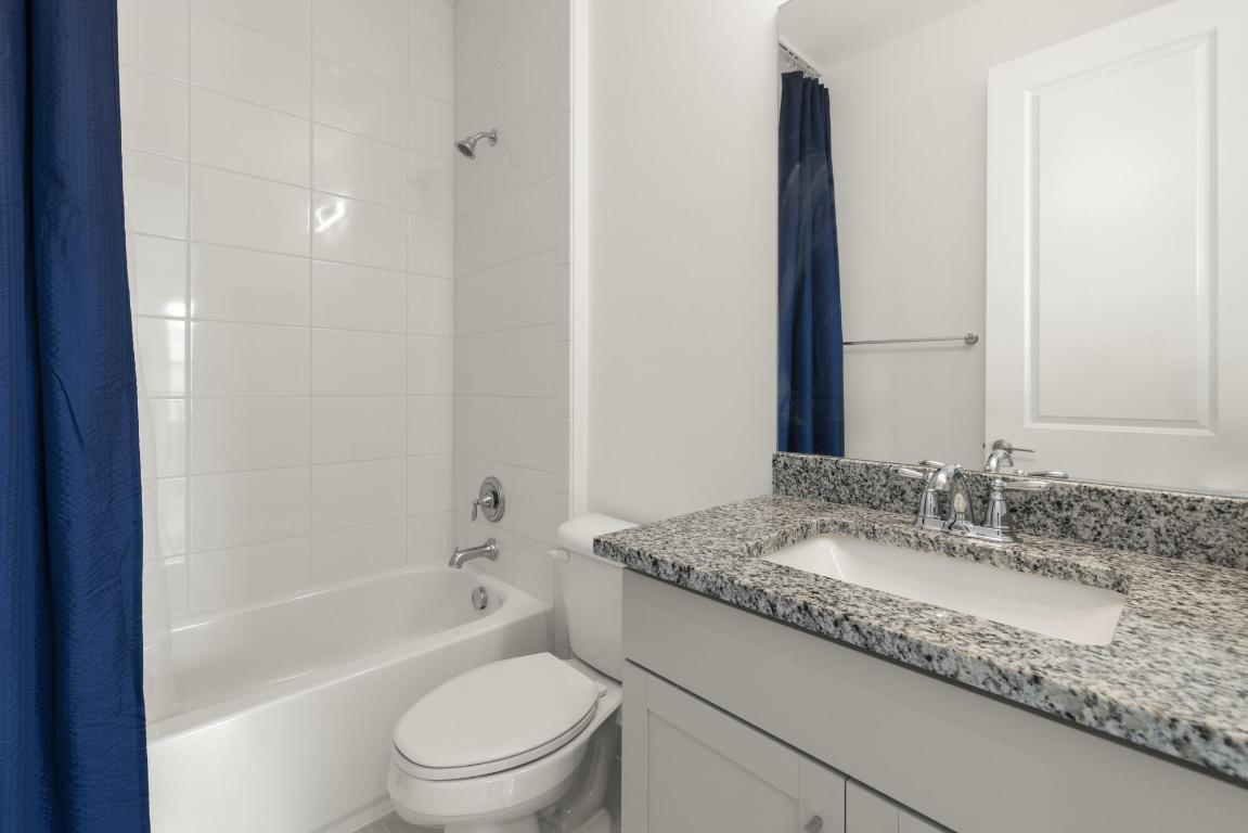 19486 Broad Shore Walk