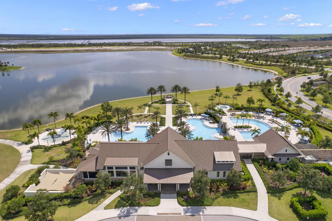 19486 Broad Shore Walk