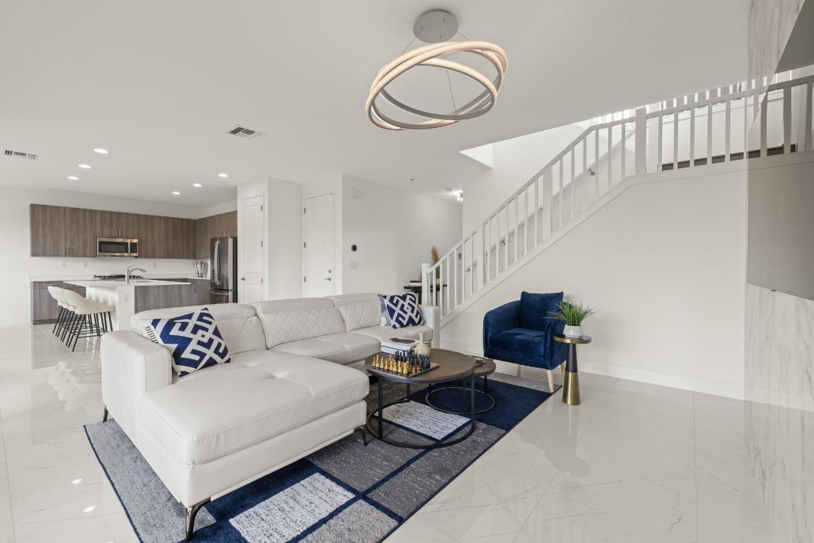 19486 Broad Shore Walk