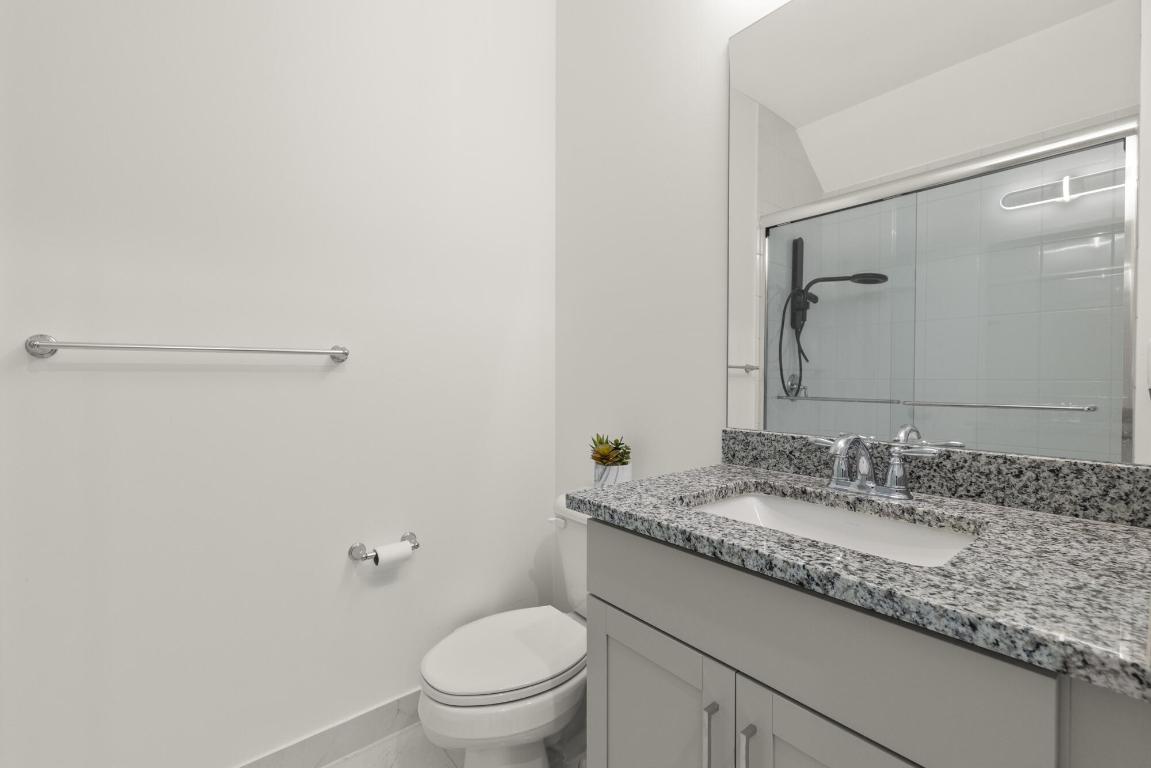 19486 Broad Shore Walk