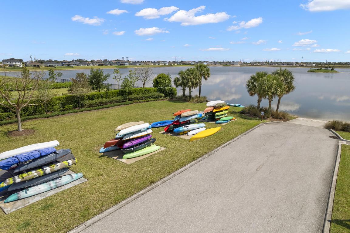 19486 Broad Shore Walk