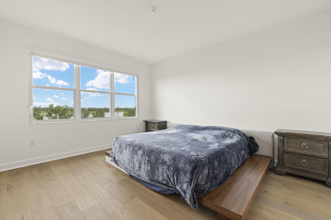 19486 Broad Shore Walk