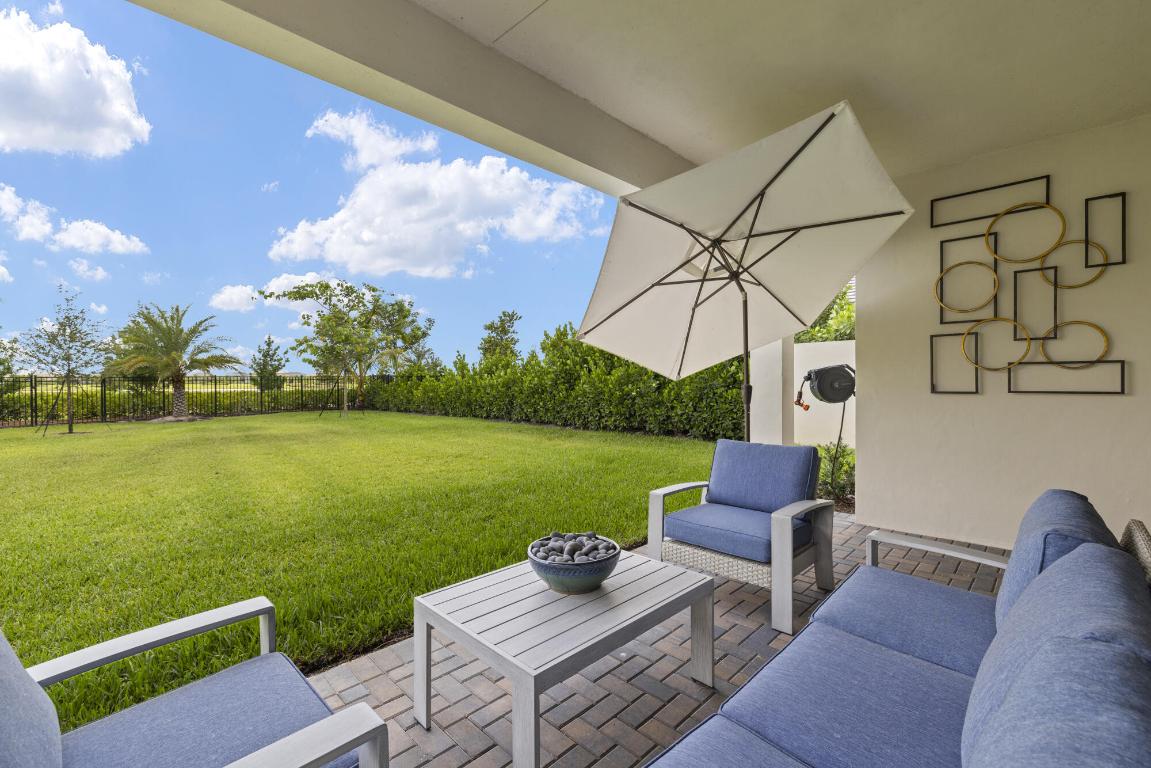 19486 Broad Shore Walk