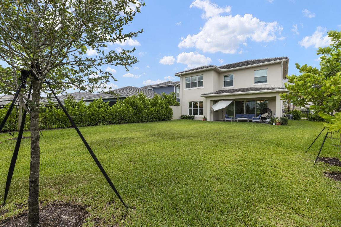 19486 Broad Shore Walk