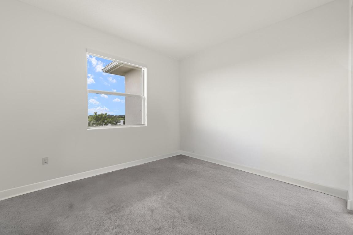 19486 Broad Shore Walk