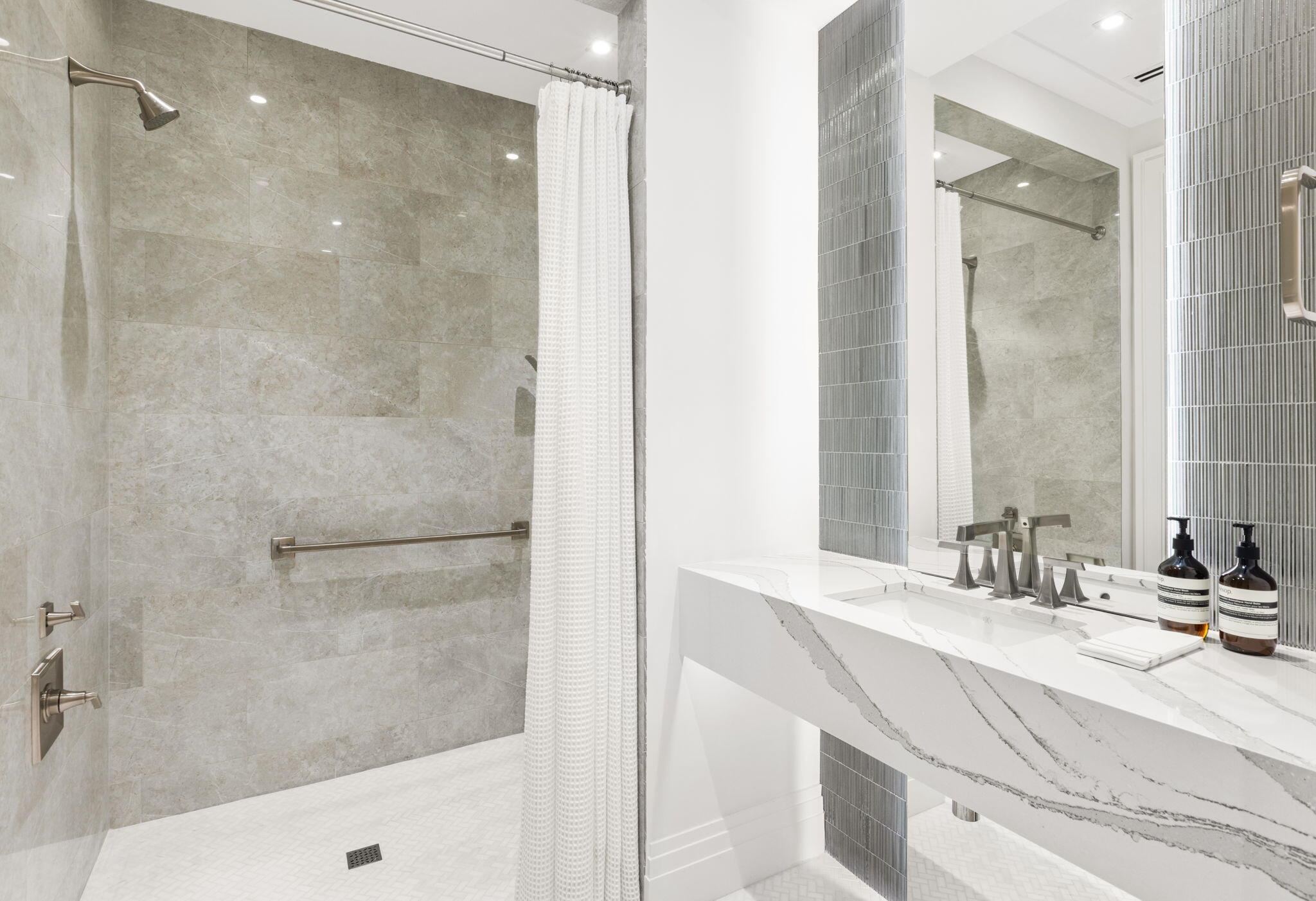 526 N Ocean Boulevard