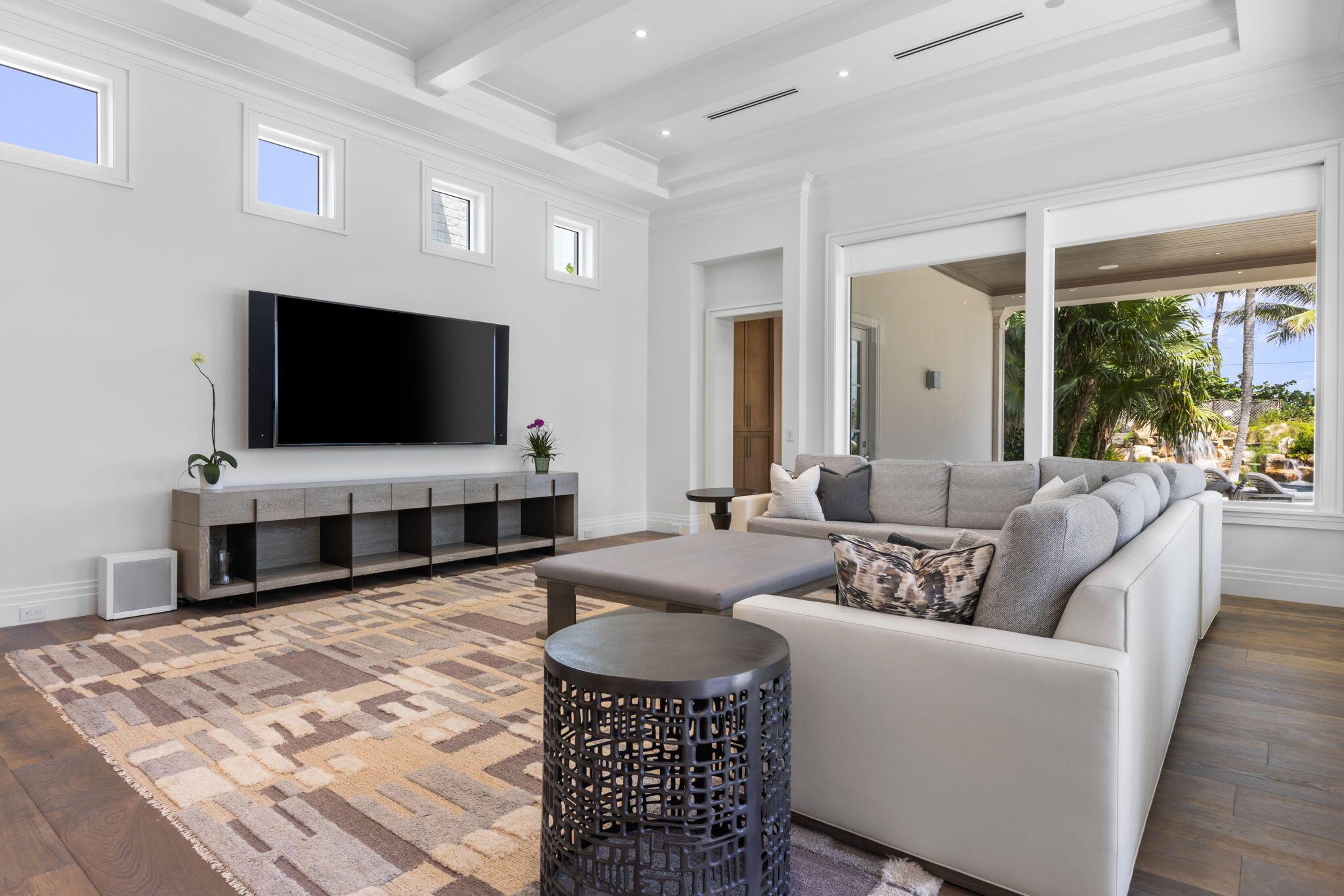 526 N Ocean Boulevard