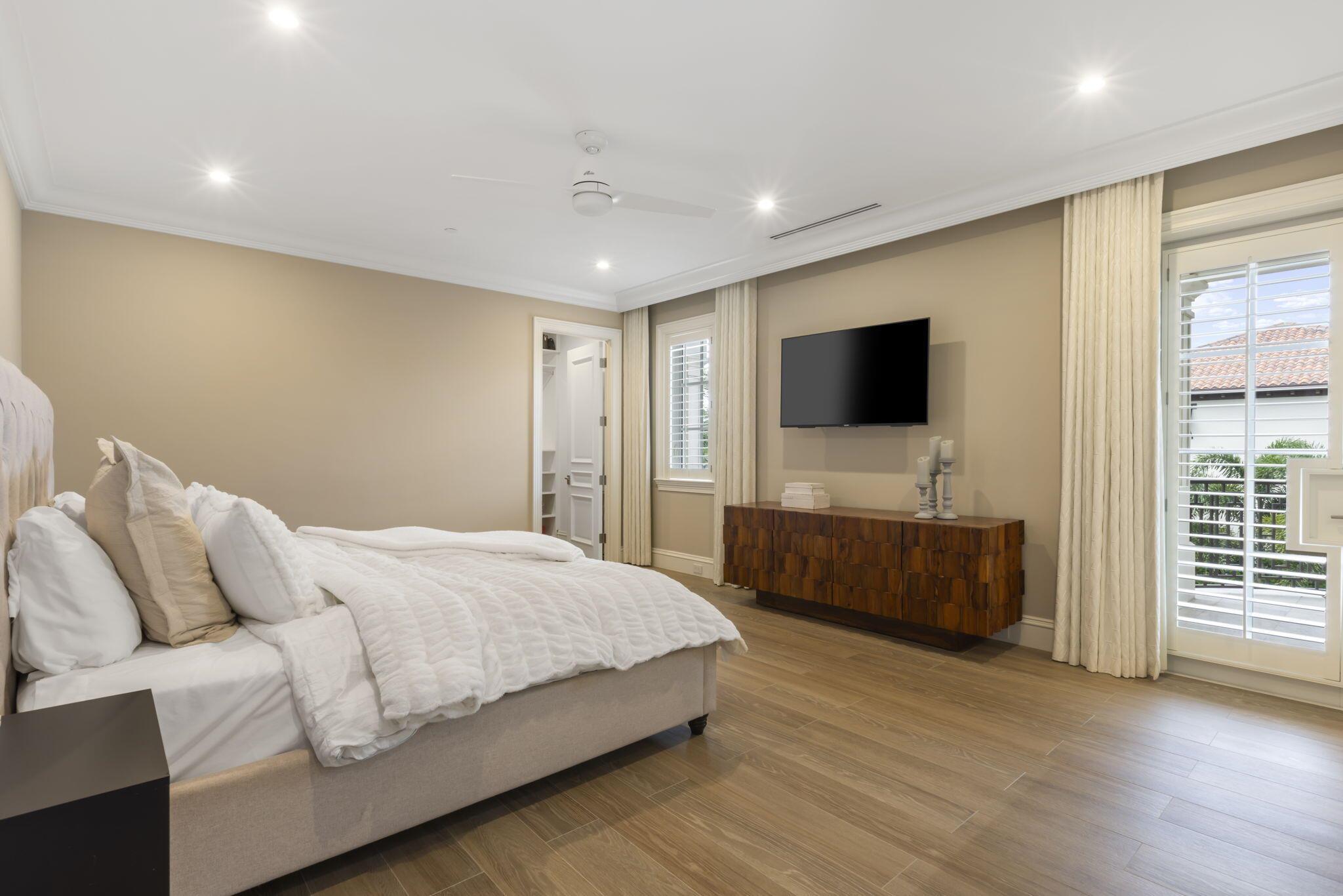 526 N Ocean Boulevard