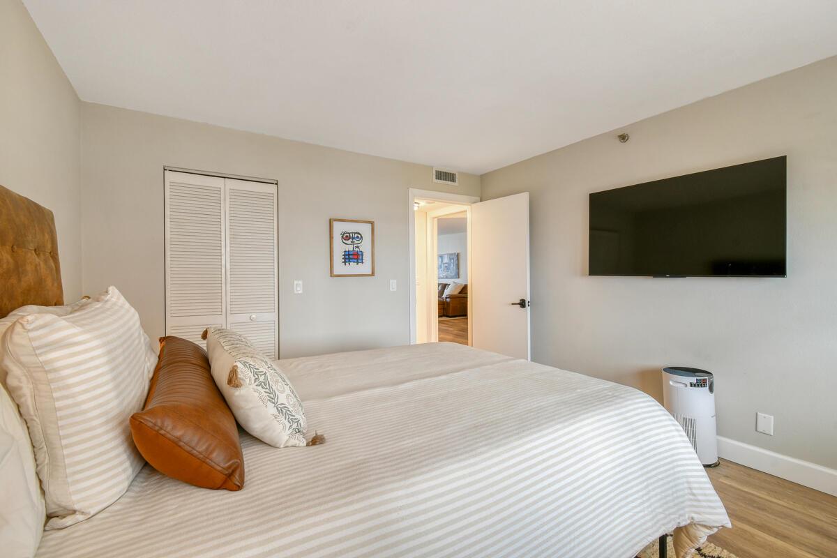 9650 S Ocean Drive 1604