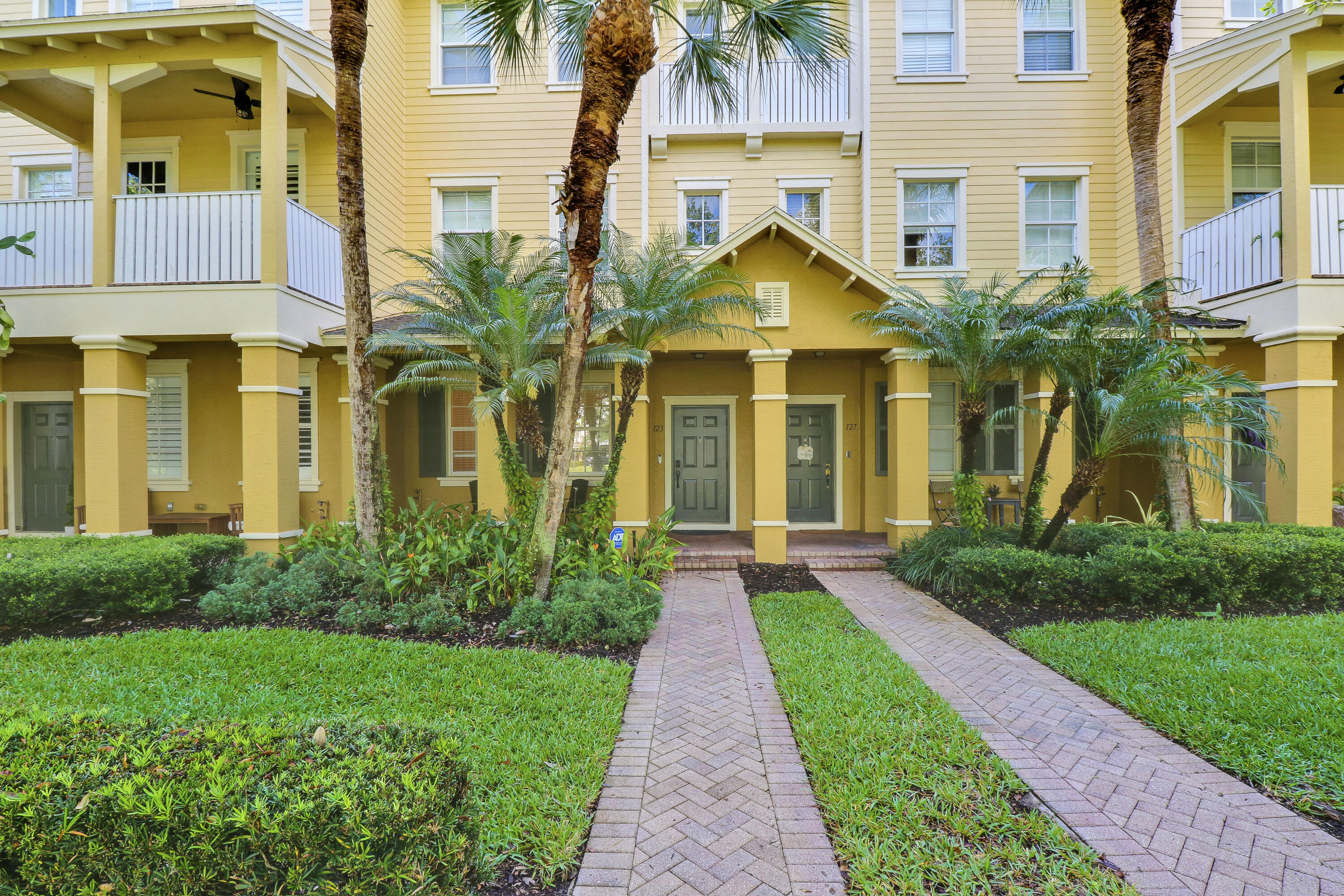 123 E Thatch Palm Circle