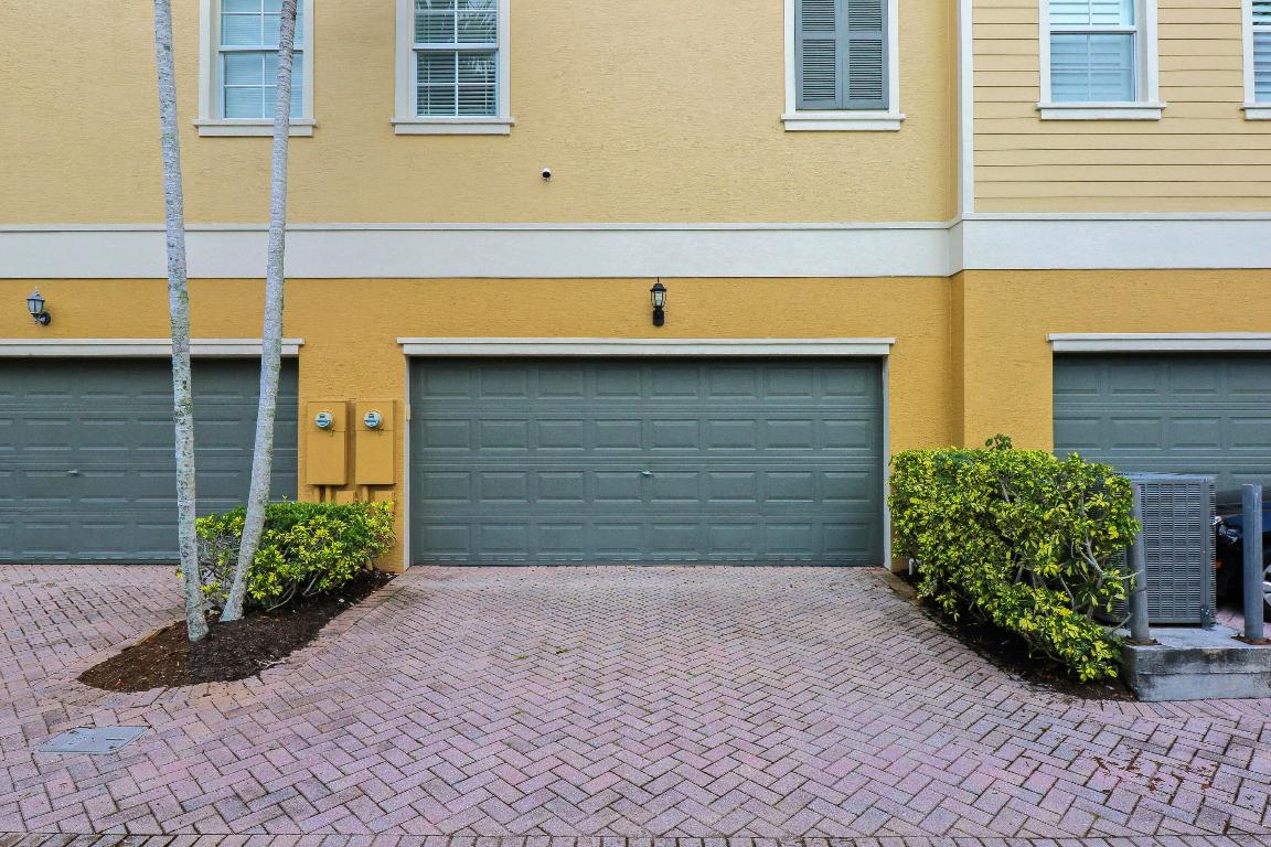 123 E Thatch Palm Circle