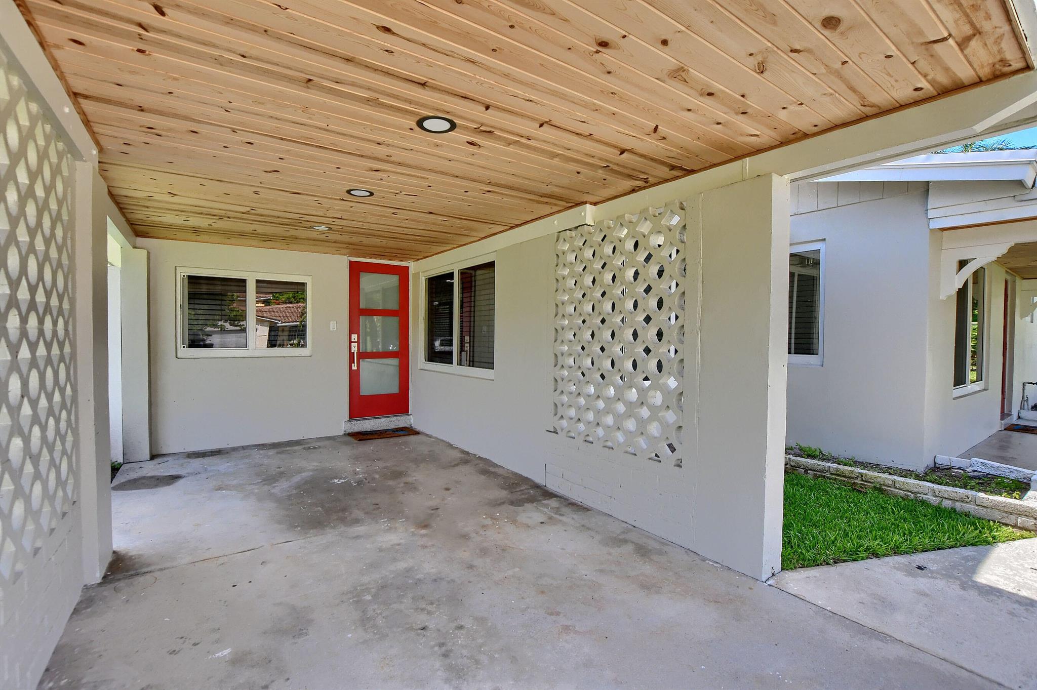 126 NW 3rd Court