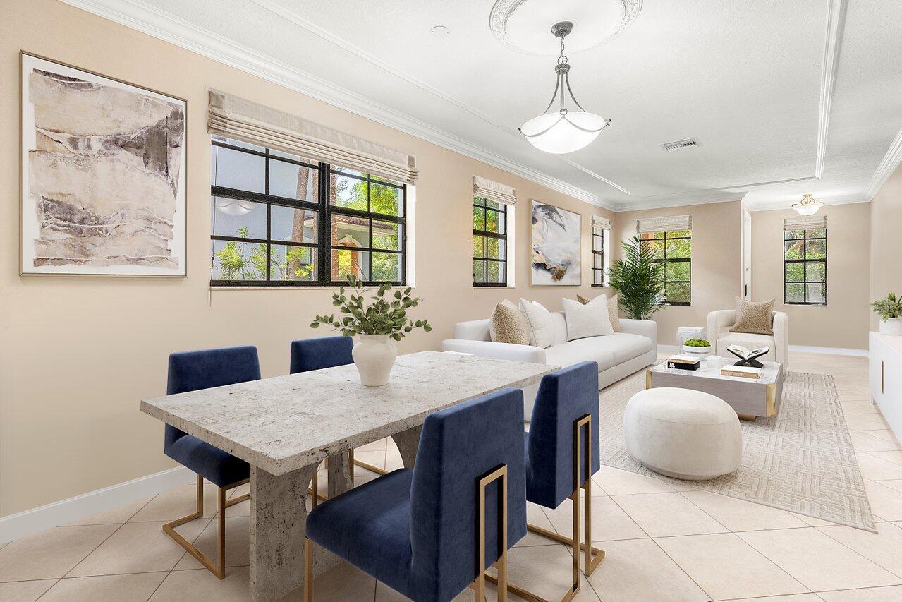 223 W Chrystie Circle