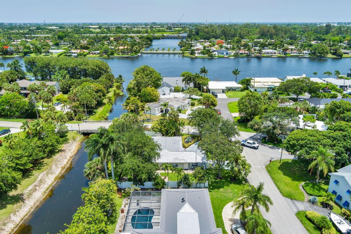 1601 Arlington Drive