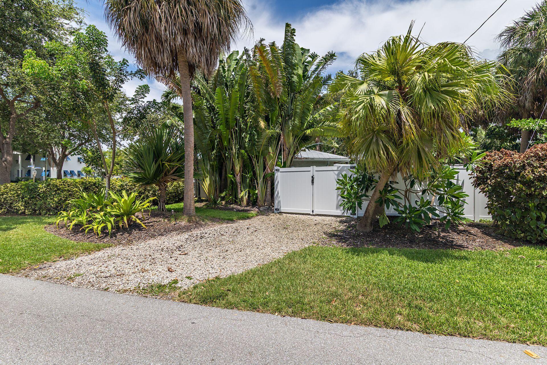 1601 Arlington Drive