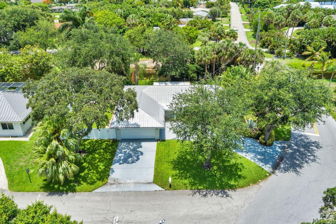 1601 Arlington Drive