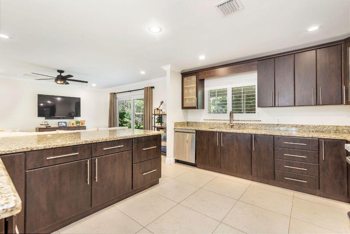 1601 Arlington Drive