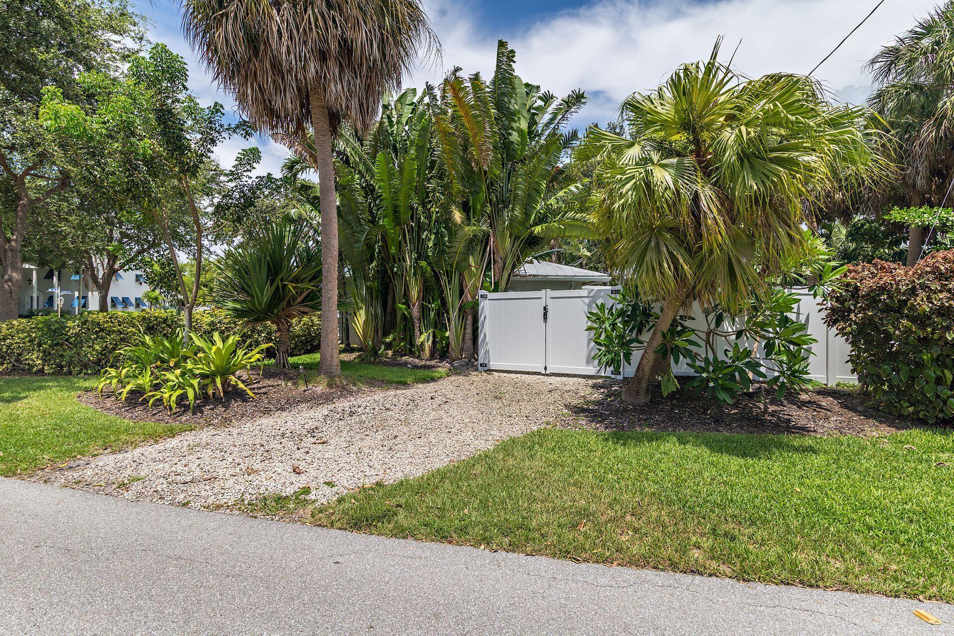 1601 Arlington Drive