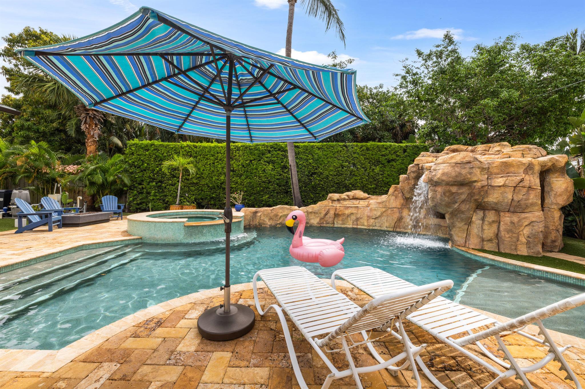 310 Edgewood Drive N