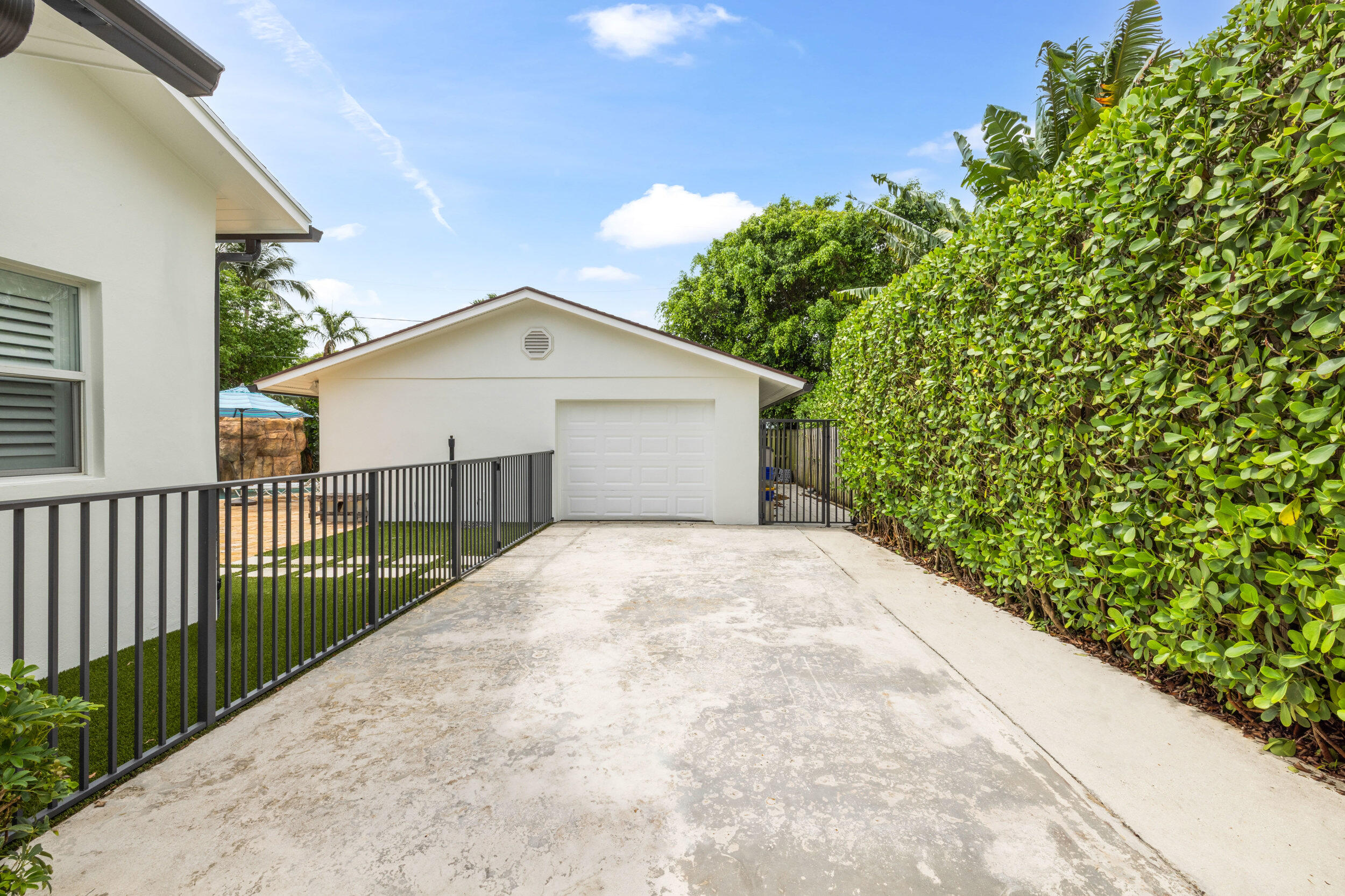 310 Edgewood Drive N