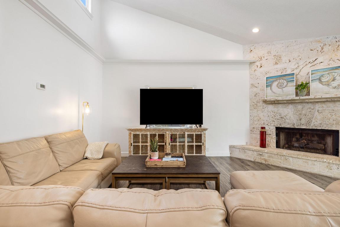 310 Edgewood Drive N