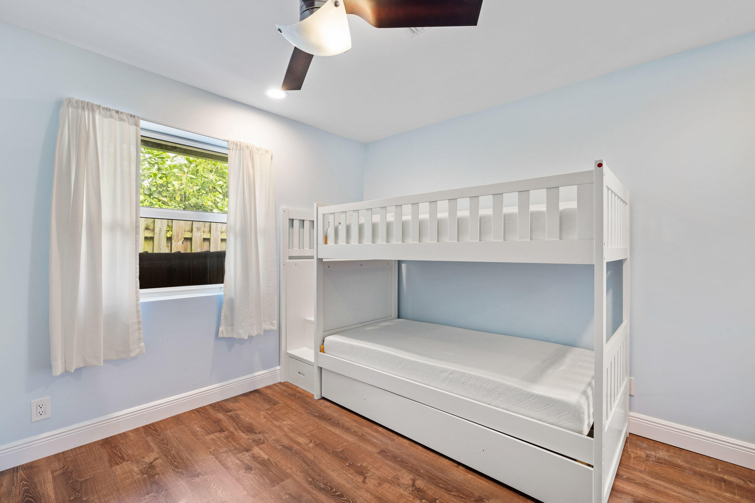 310 Edgewood Drive N