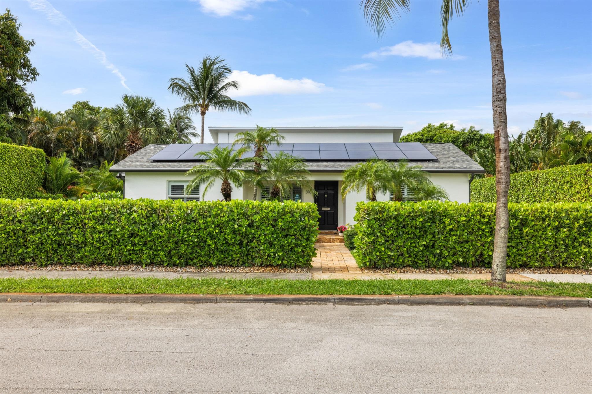 310 Edgewood Drive N