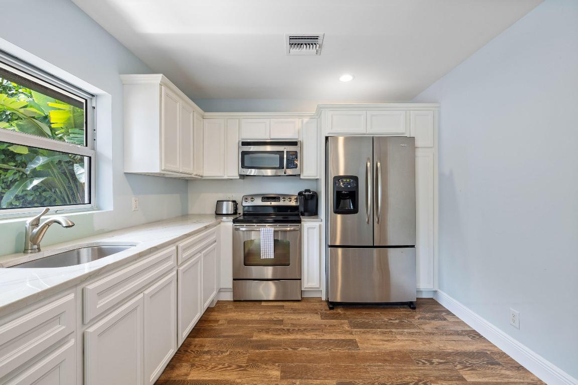 310 Edgewood Drive N