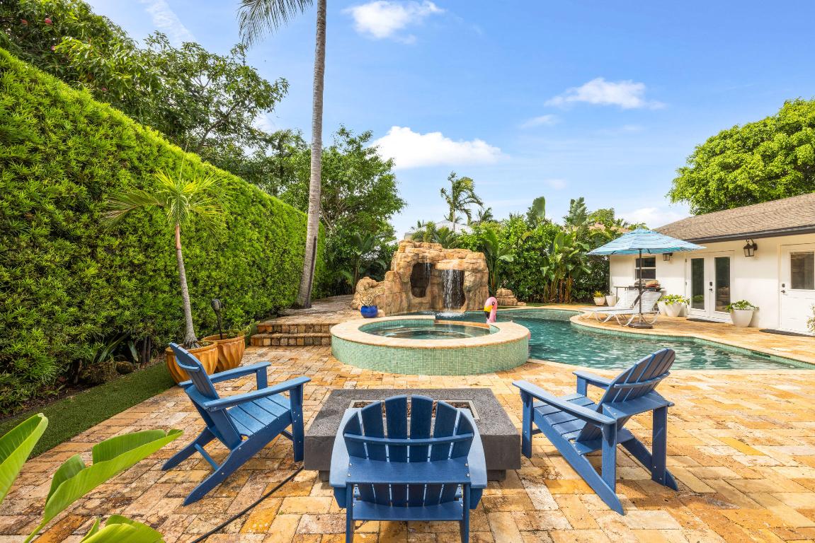 310 Edgewood Drive N