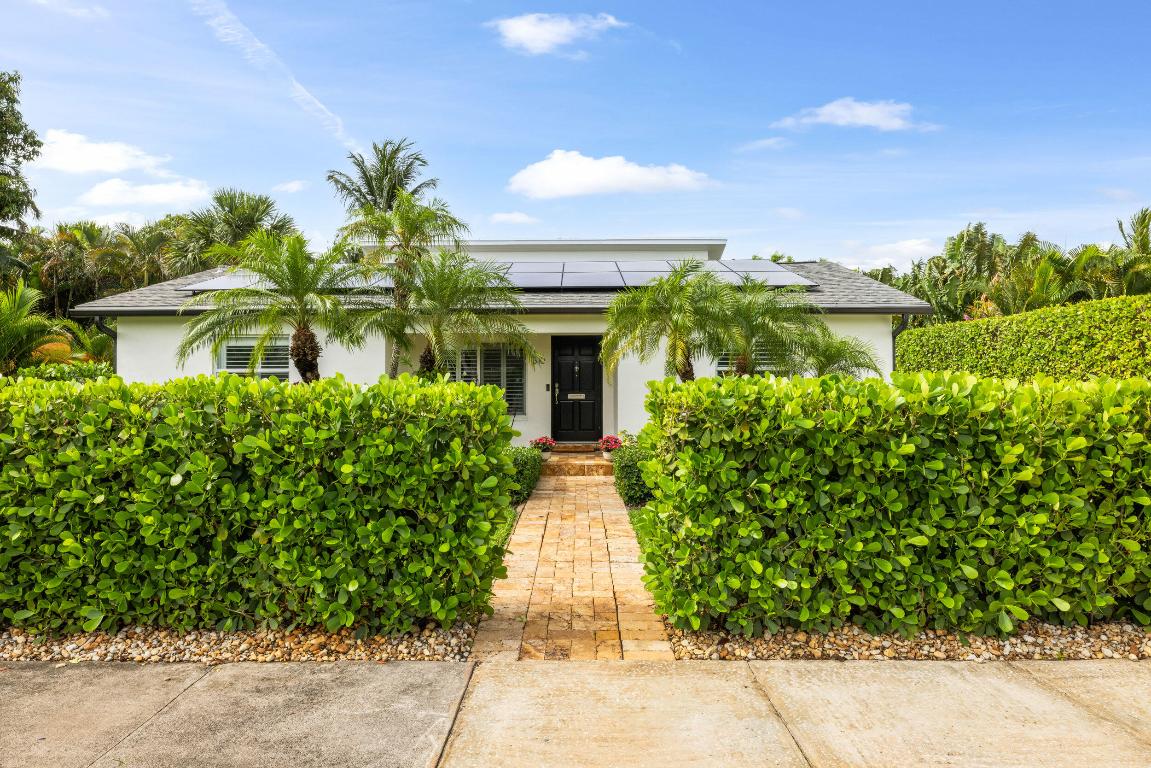 310 Edgewood Drive N