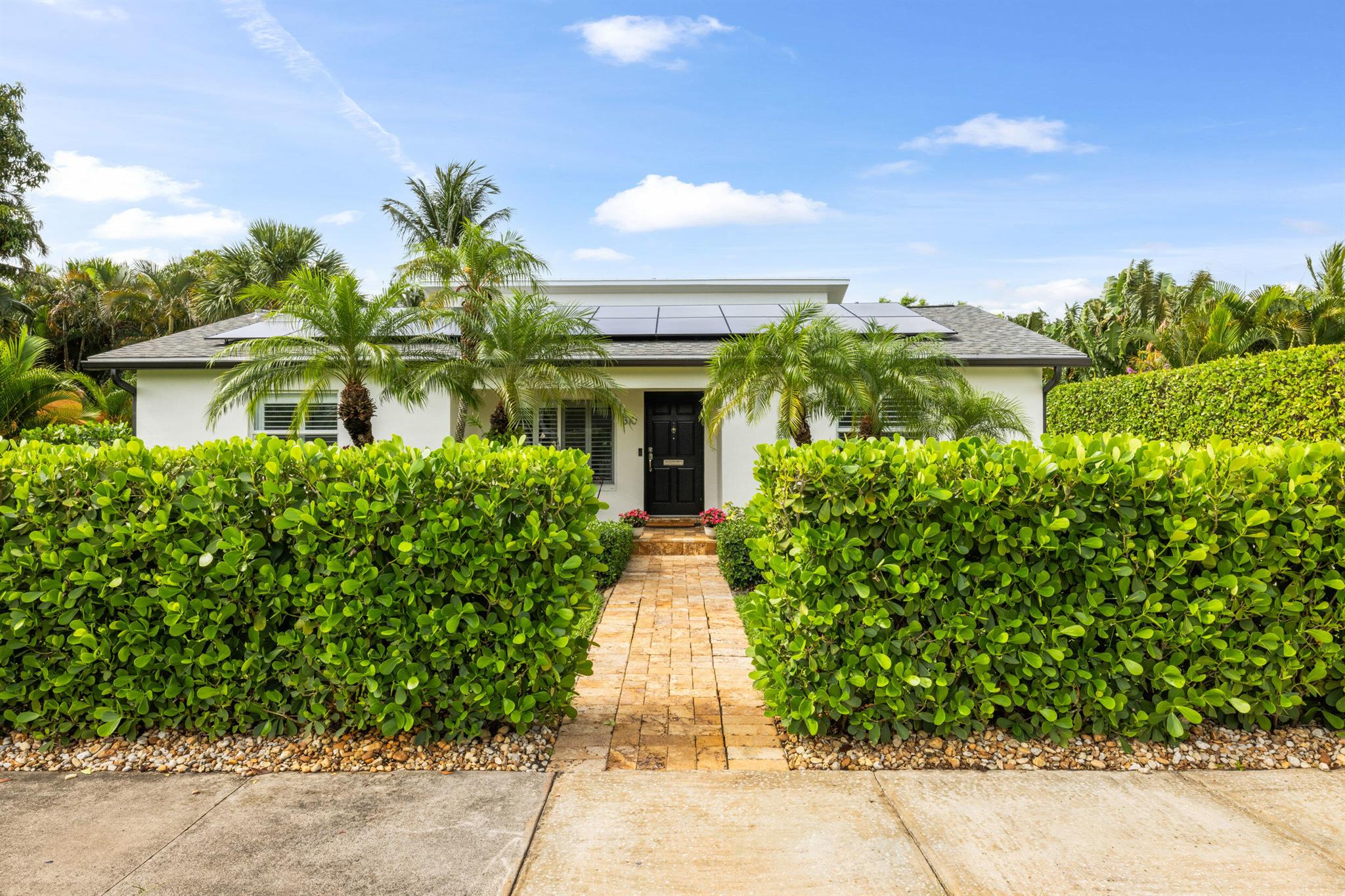 310 Edgewood Drive N