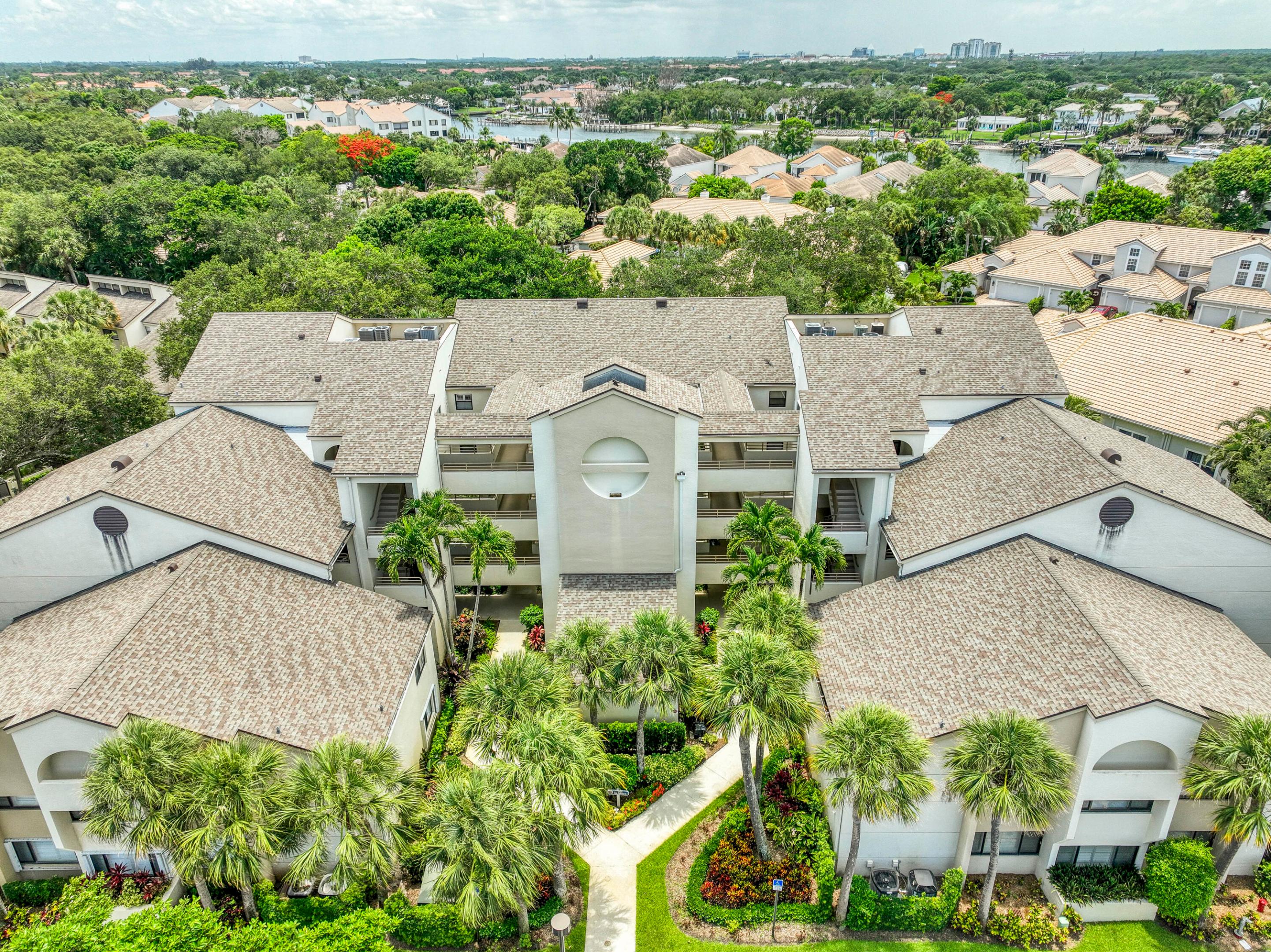 325 Oak Harbour Drive