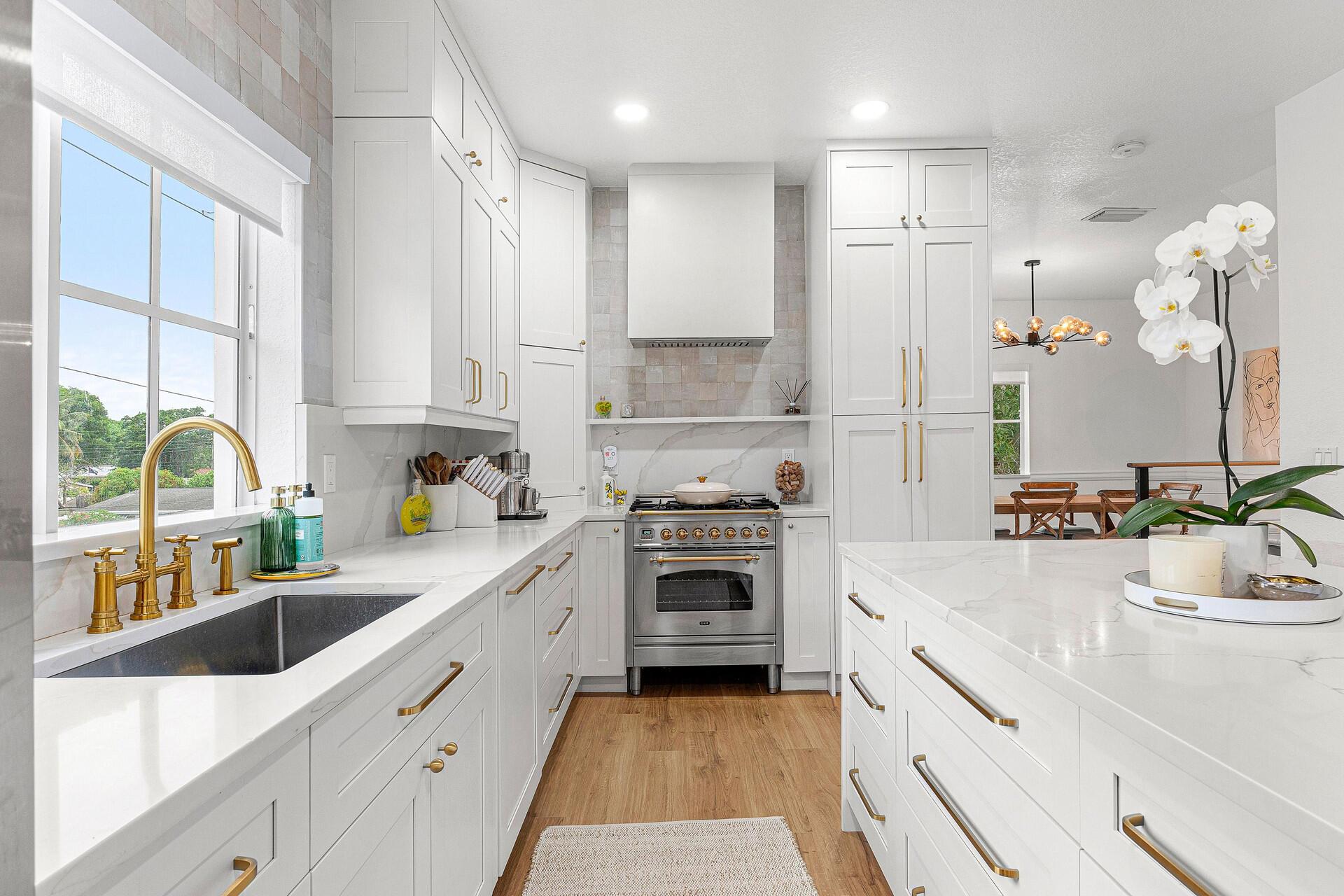 674 NW Library Commons Way