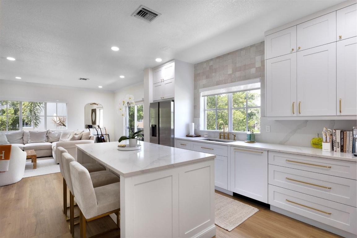 674 NW Library Commons Way