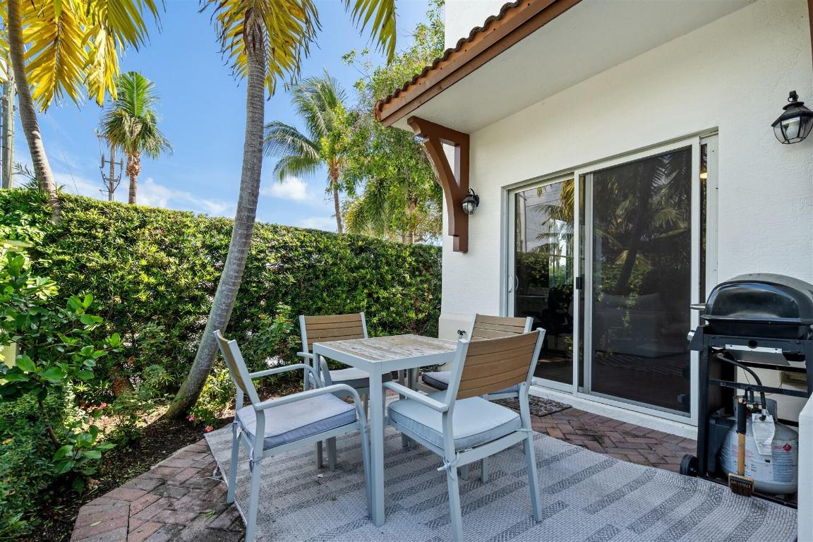 674 NW Library Commons Way