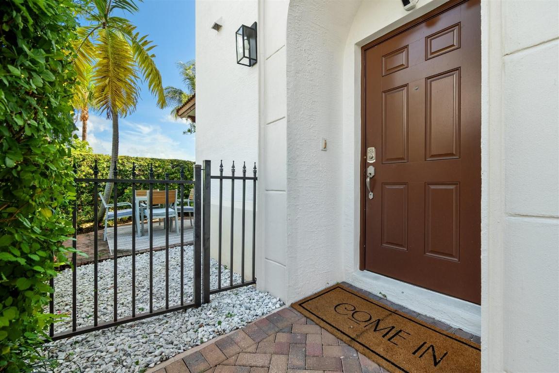 674 NW Library Commons Way