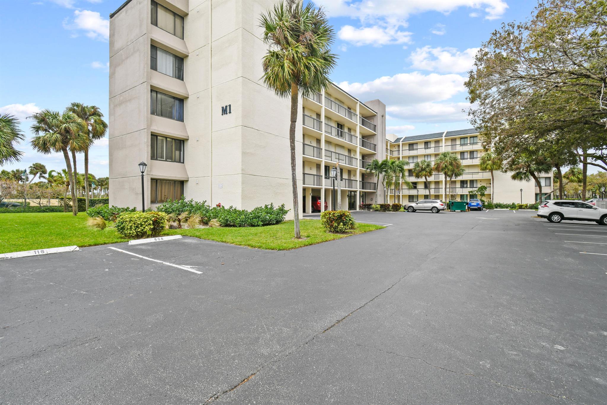 1605 S Us Highway 1 M1-404