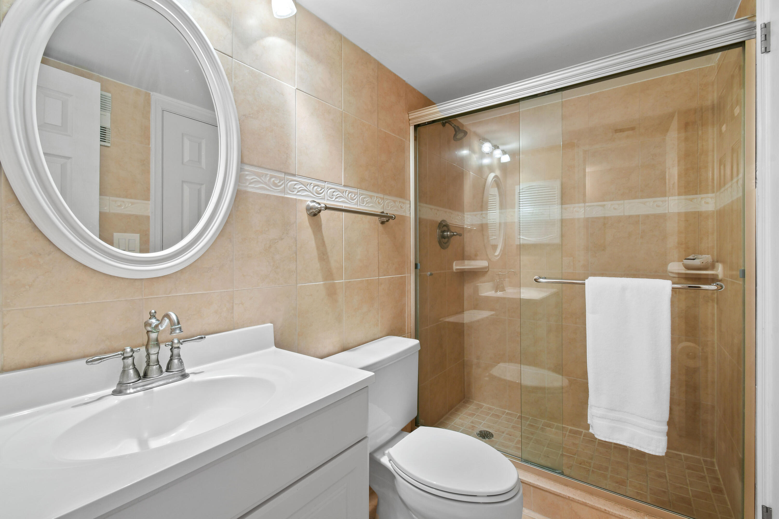 1605 S Us Highway 1 M1-404