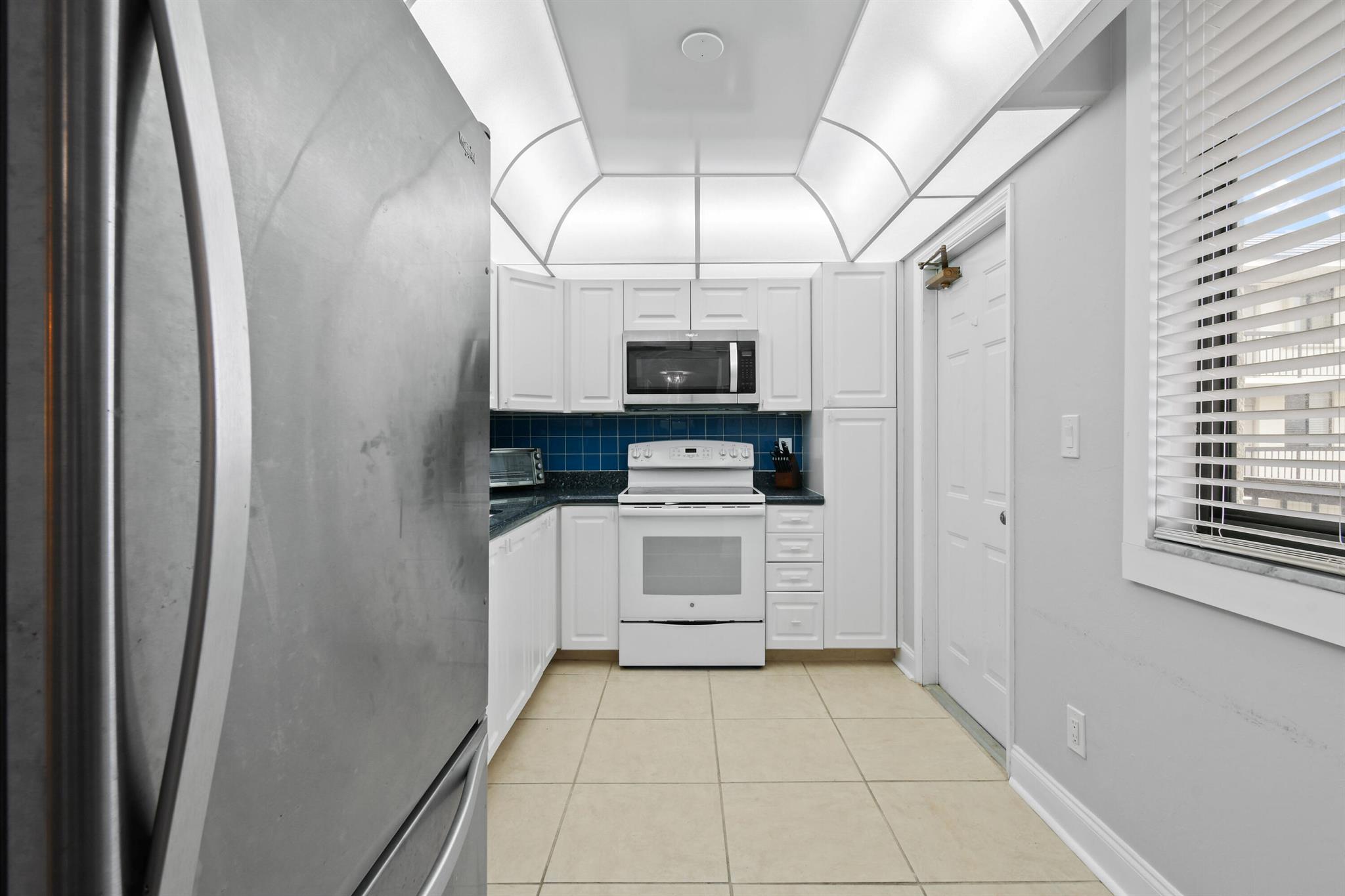 1605 S Us Highway 1 M1-404