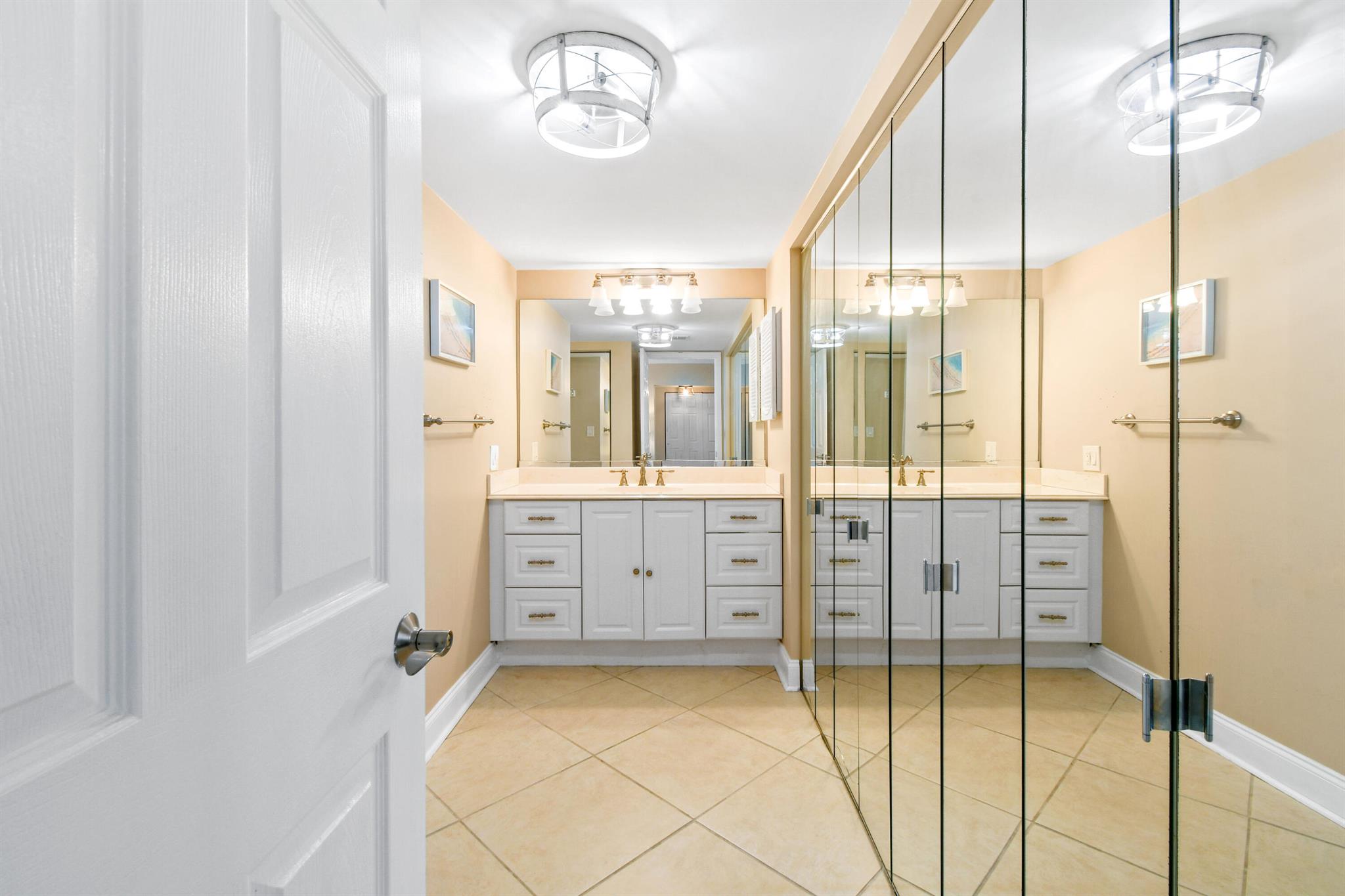 1605 S Us Highway 1 M1-404