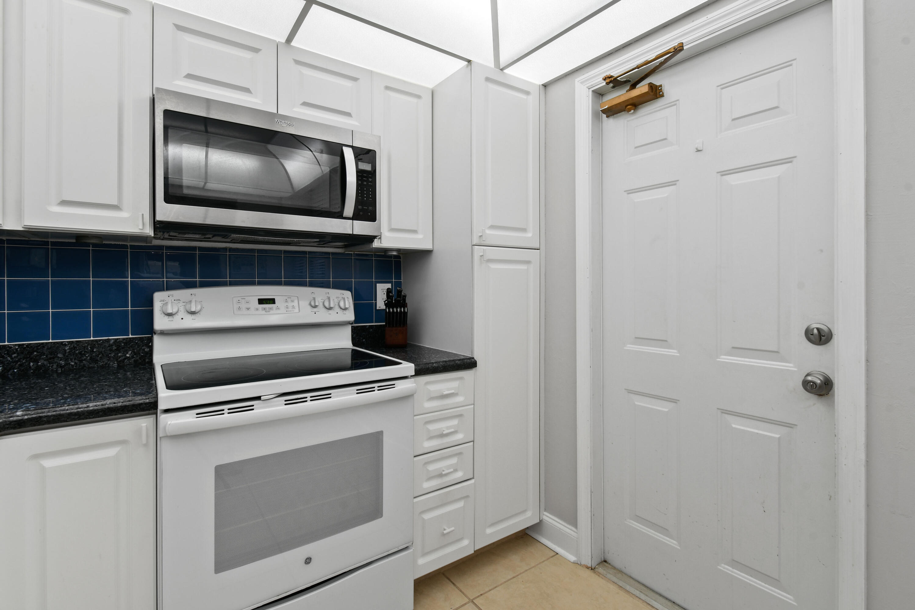 1605 S Us Highway 1 M1-404