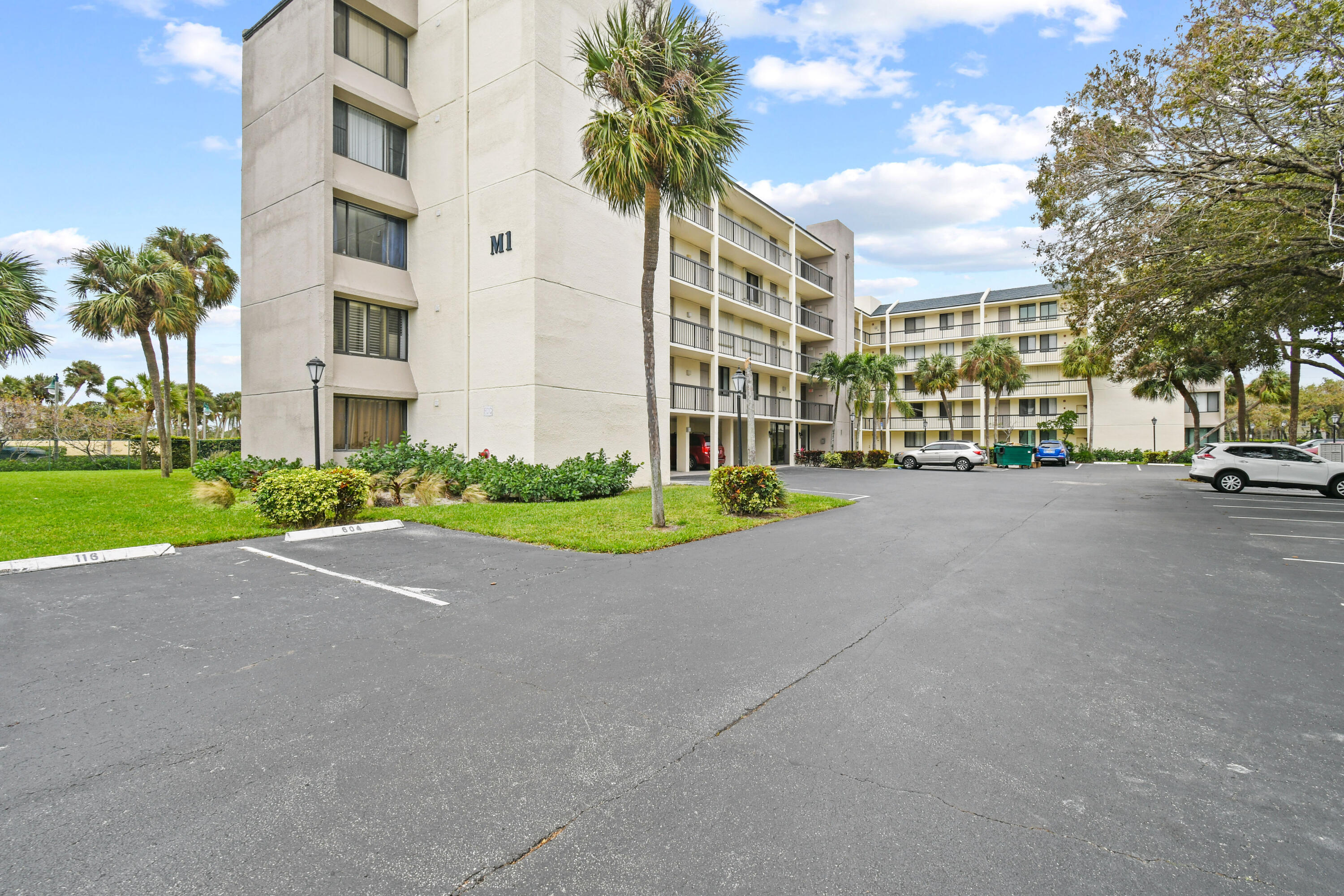 1605 S Us Highway 1 M1-404