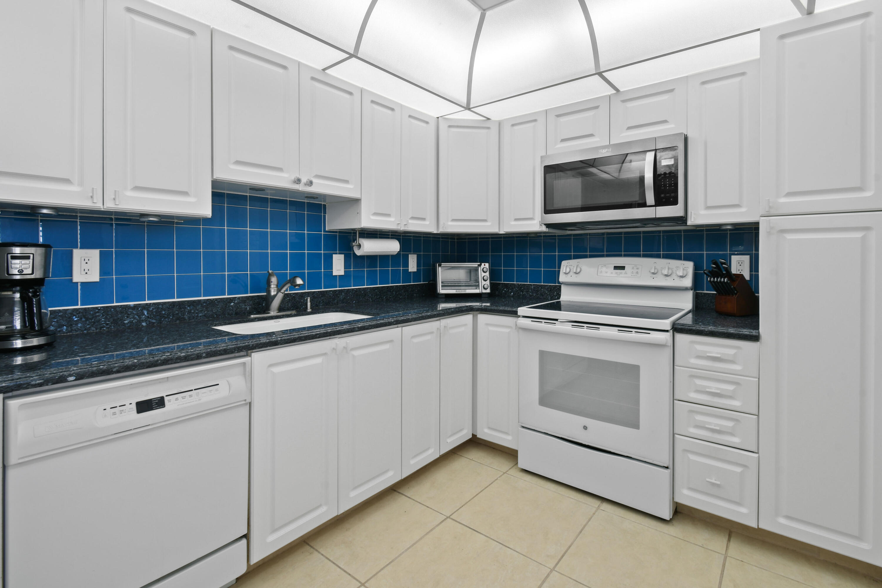 1605 S Us Highway 1 M1-404