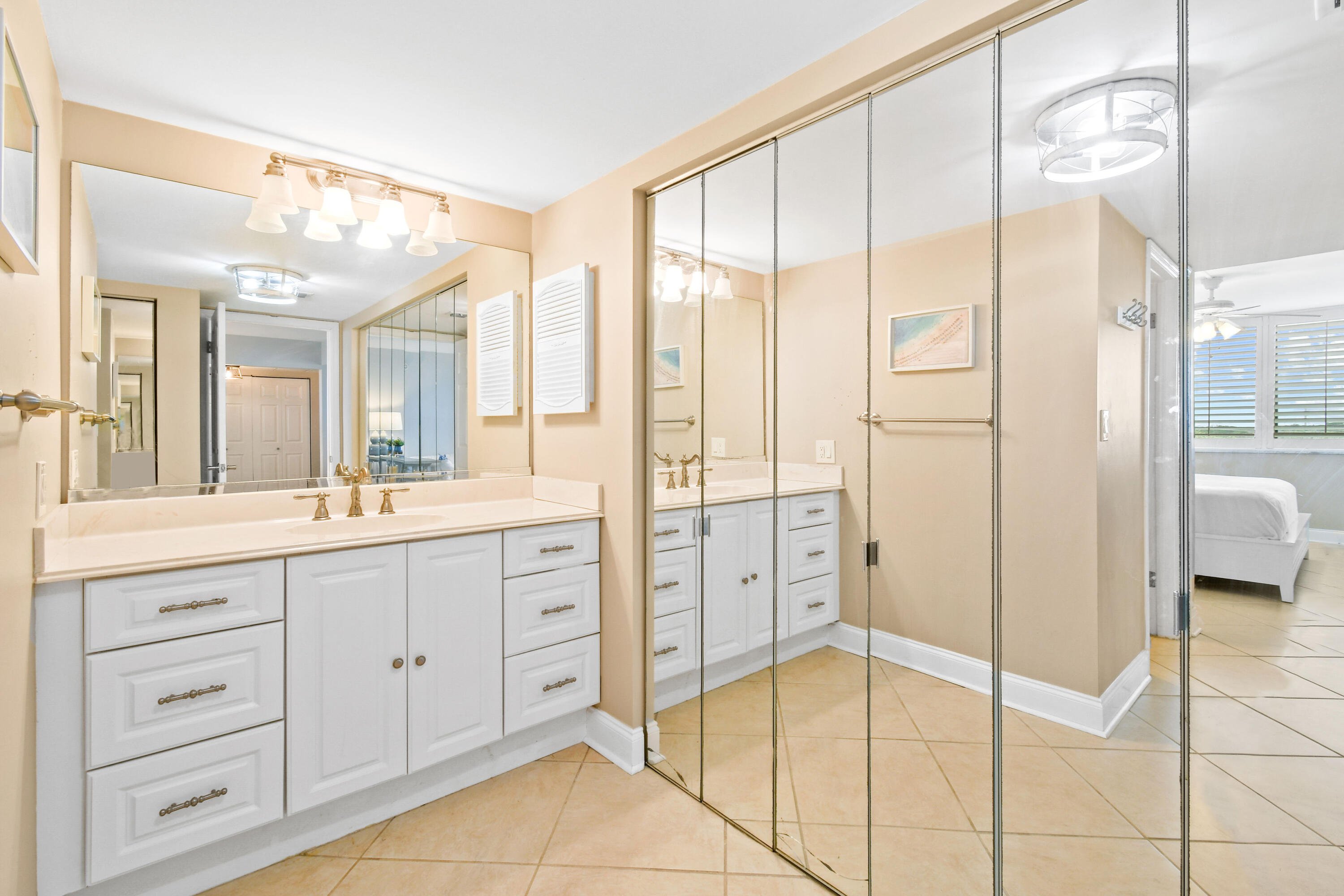 1605 S Us Highway 1 M1-404