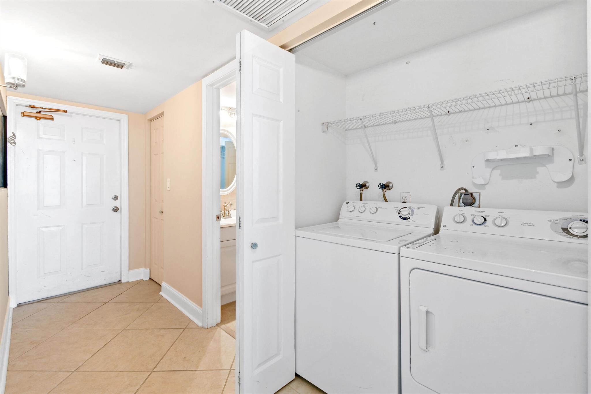 1605 S Us Highway 1 M1-404