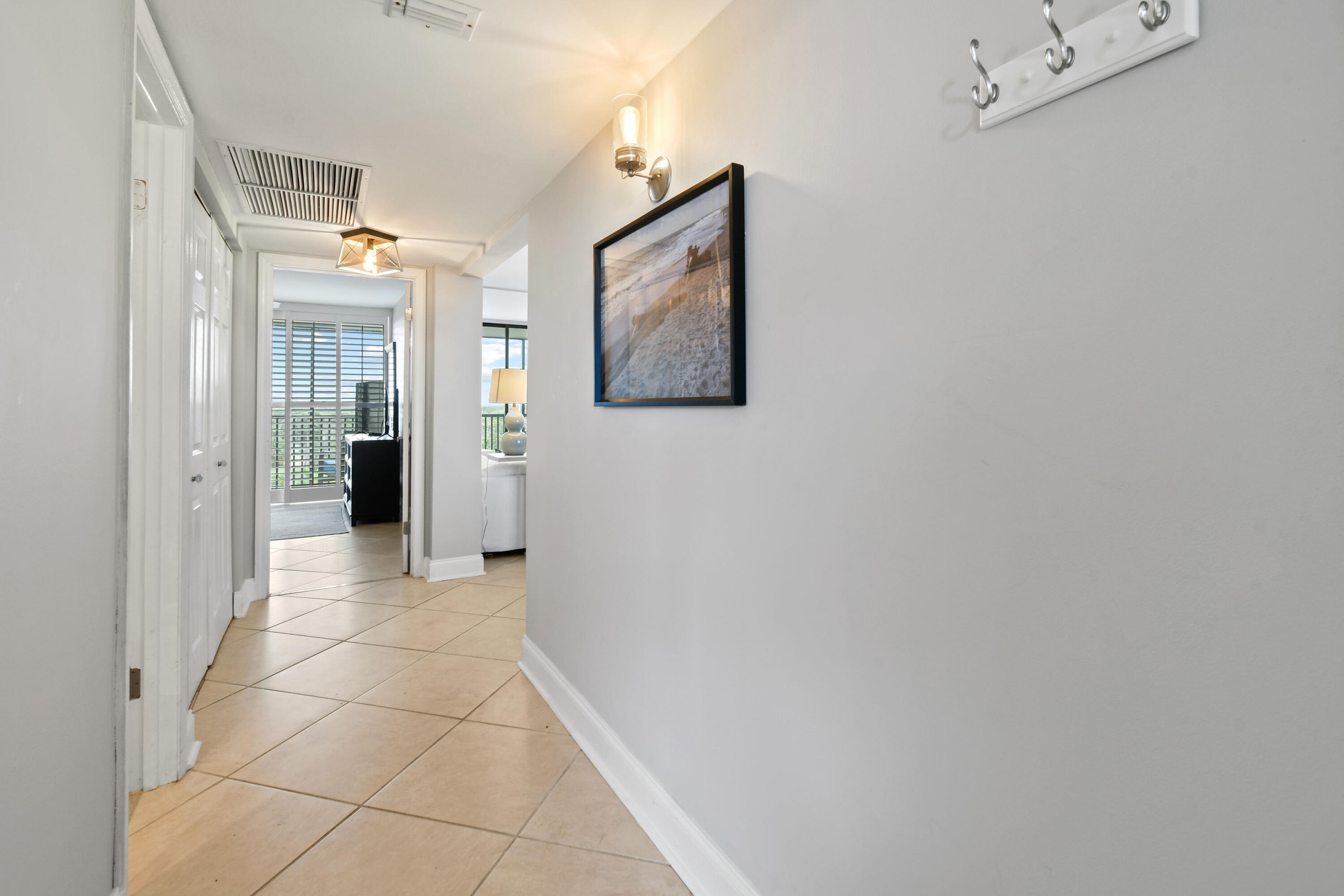 1605 S Us Highway 1 M1-404