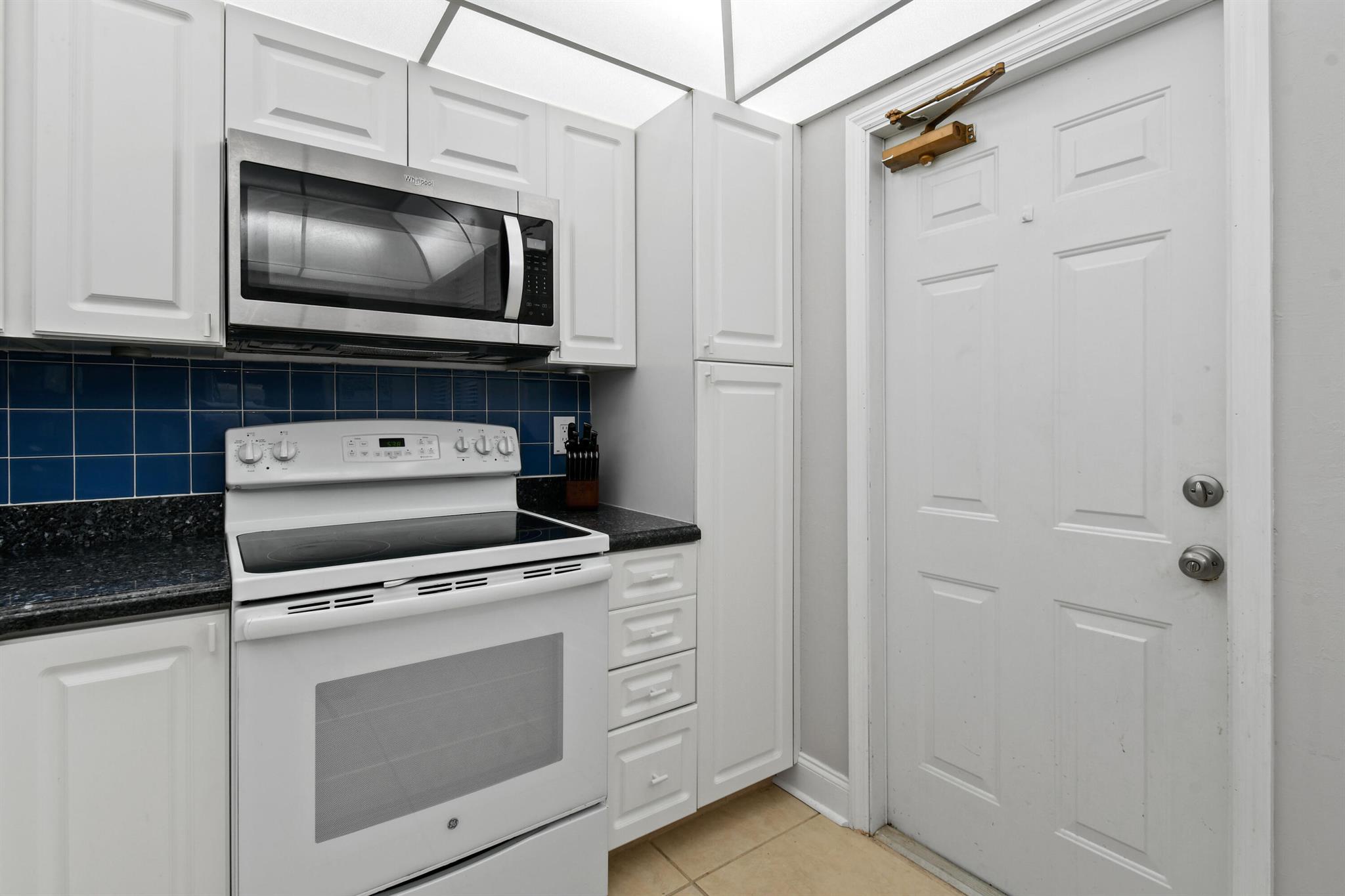 1605 S Us Highway 1 M1-404