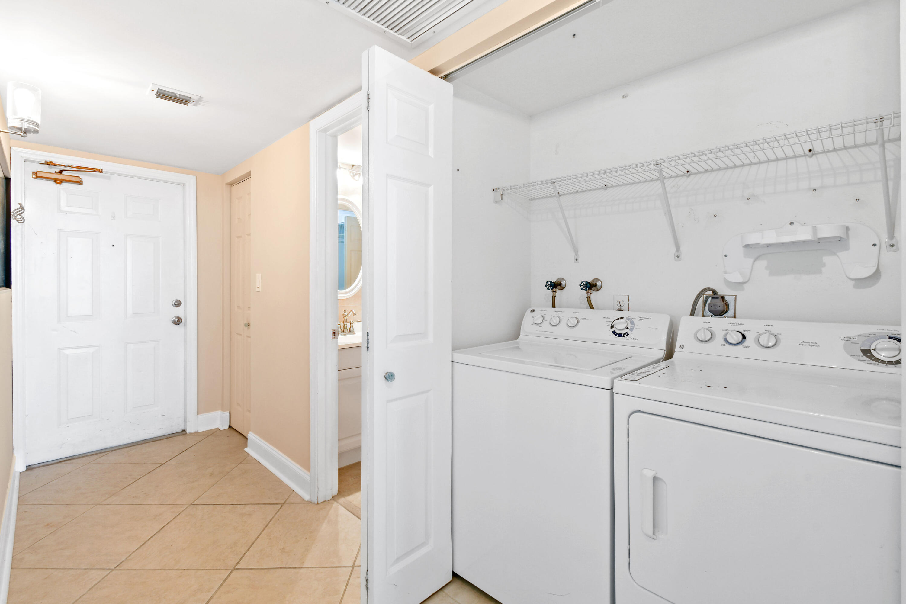 1605 S Us Highway 1 M1-404