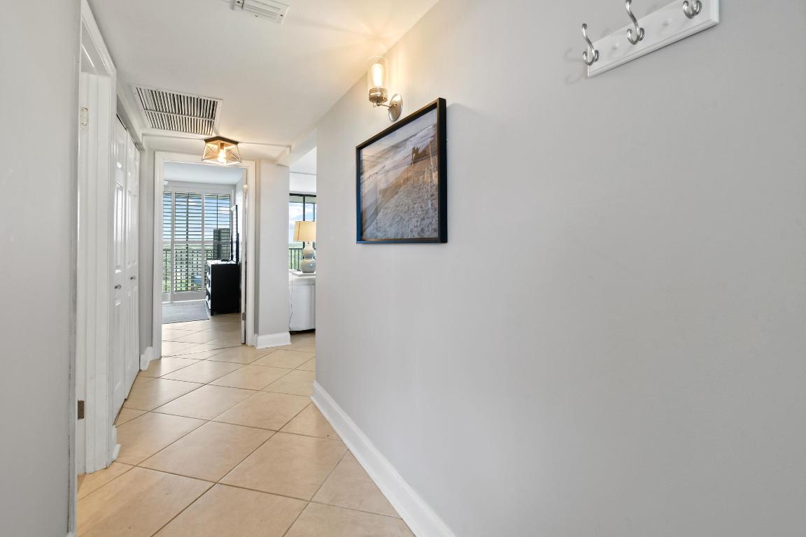 1605 S Us Highway 1 M1-404