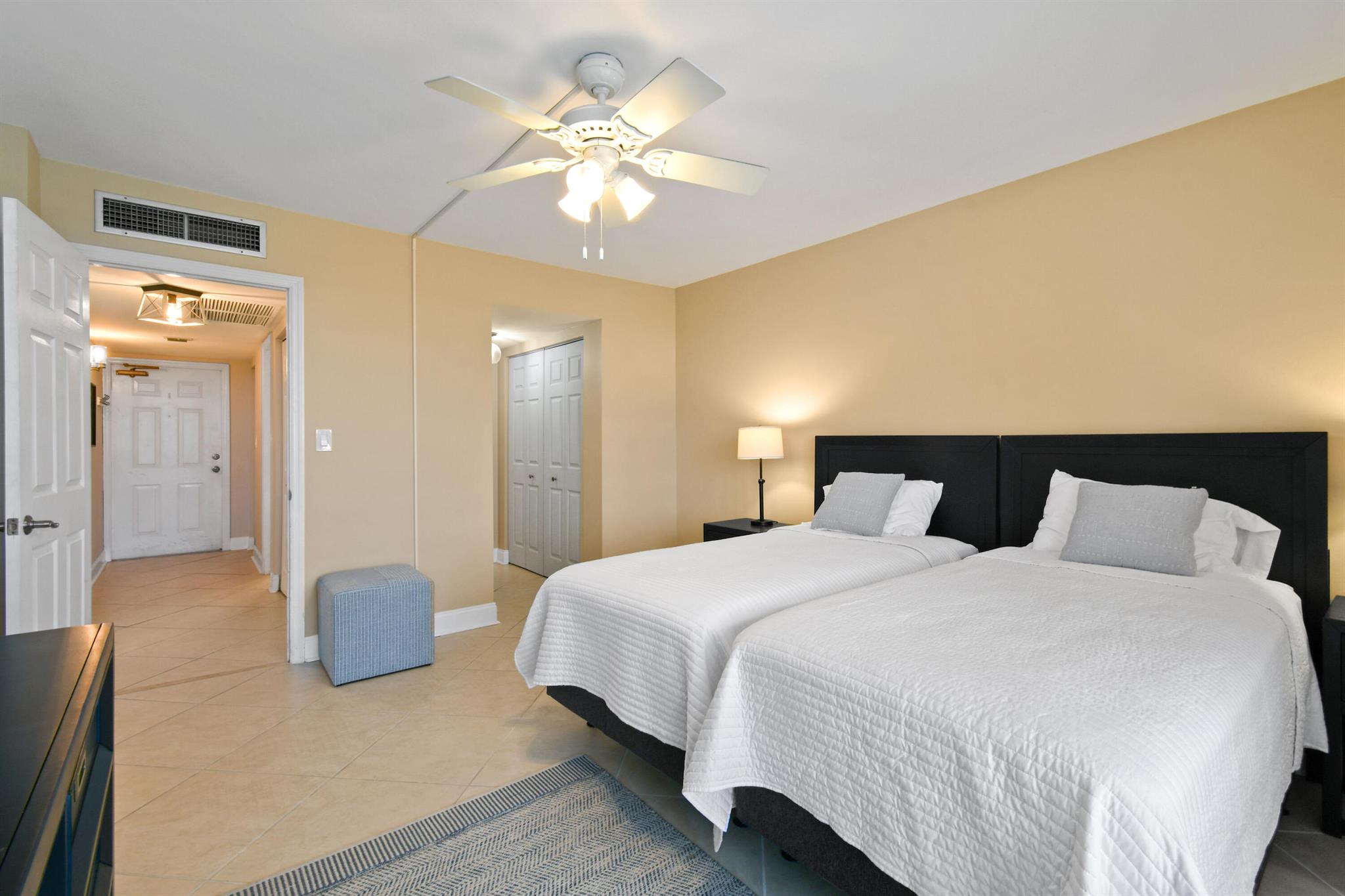 1605 S Us Highway 1 M1-404